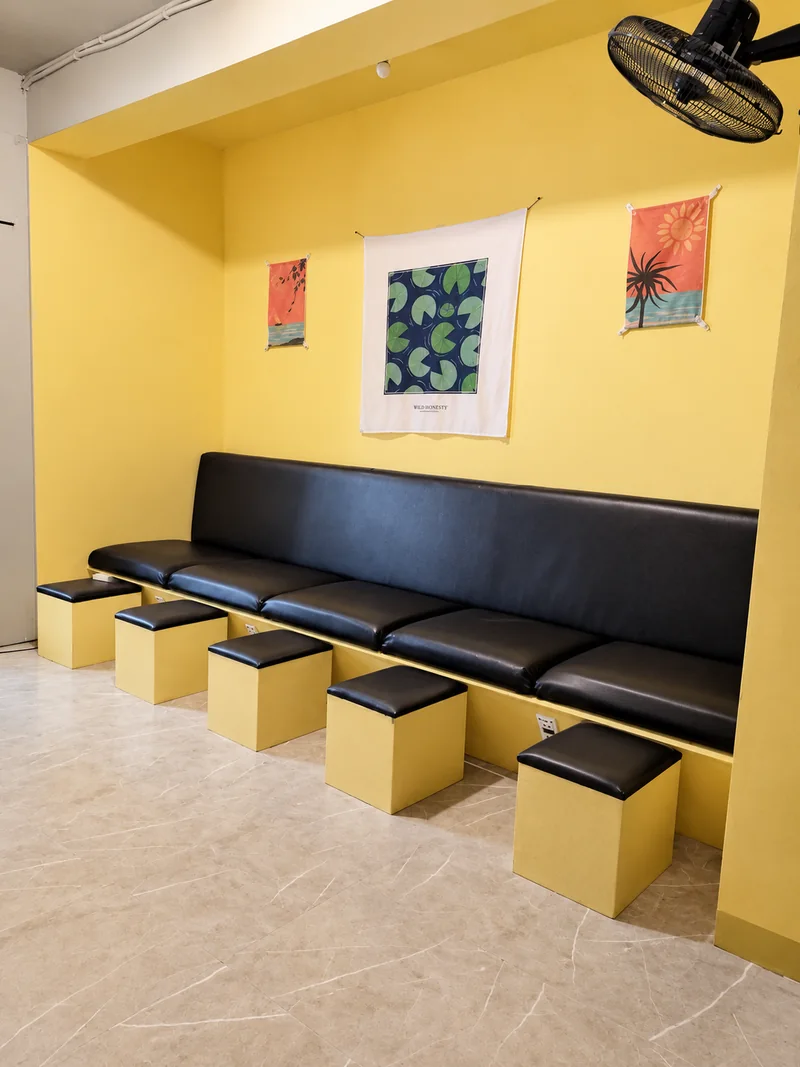 Foot massage seats