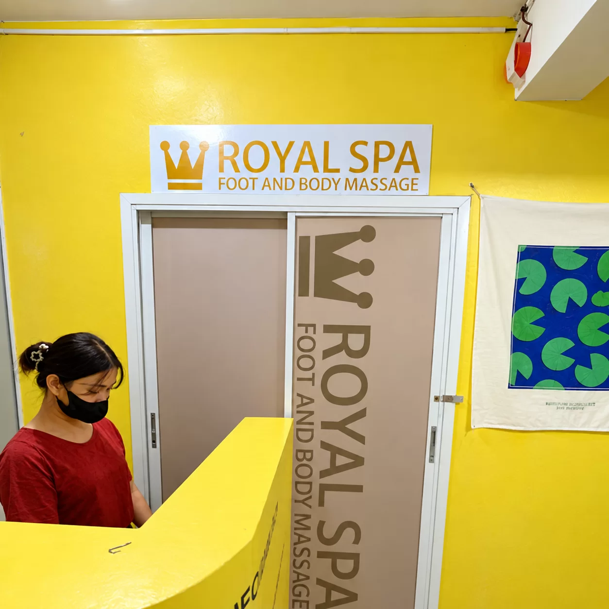 Royal Spa Boracay staff at reception